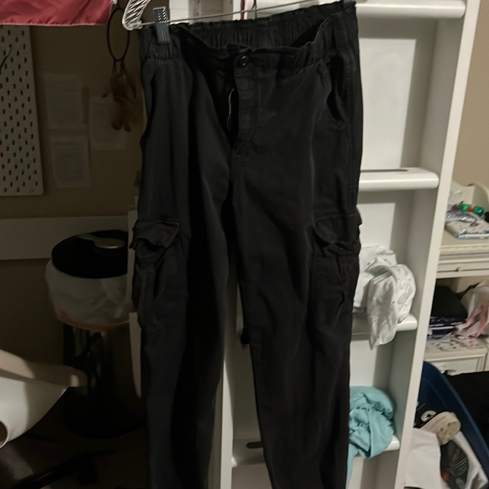 American Eagle black cargo